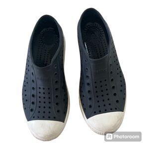 Native Jefferson Kid's Slip-On Shoes Black/White Size US Youth 4